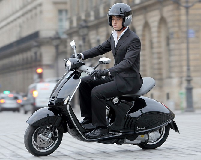 Two male models on Vespa 946 Emporio Armani Style scooters