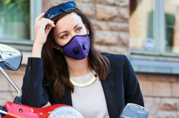 airinum-anti-pollution-mask-girl-on-vespa